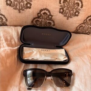 Gucci Unisex Sunglasses in Black with Gold Trim, Fair condition